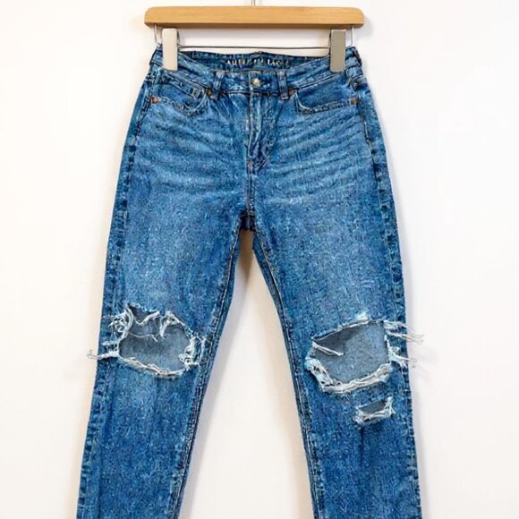 American Eagle Outfitters Denim - AE Strigid Ripped Mom Jean 4 Short